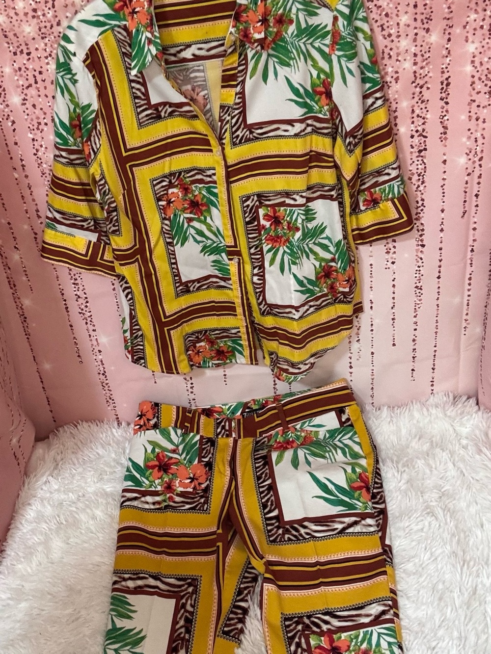 High-Waist Tropical Top & Capris Linen Set - Yellow & Green - Picture 5 of 12